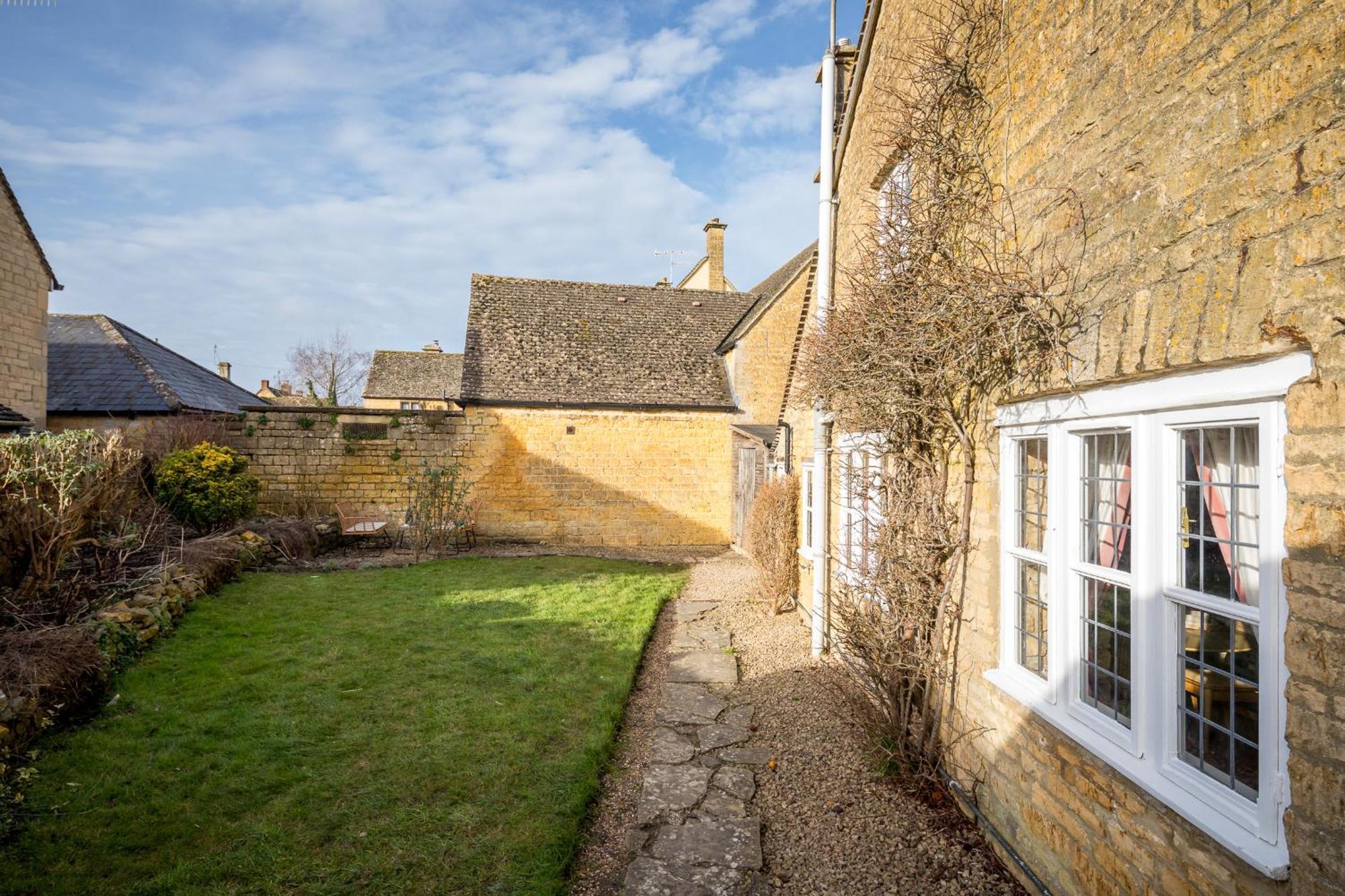 Bourton Scandi Chic Authentic Cottage Exterior foto