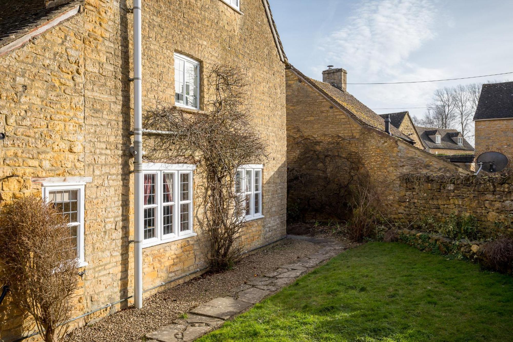 Bourton Scandi Chic Authentic Cottage Exterior foto